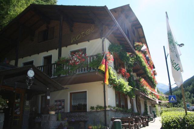 Hotel Daniela Bormio Exteriör bild
